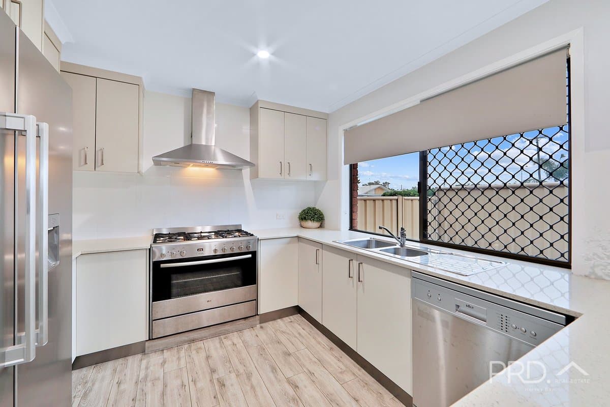 17 Drummond Street, URANGAN QLD 4655, Urangan - Thumbnail 3