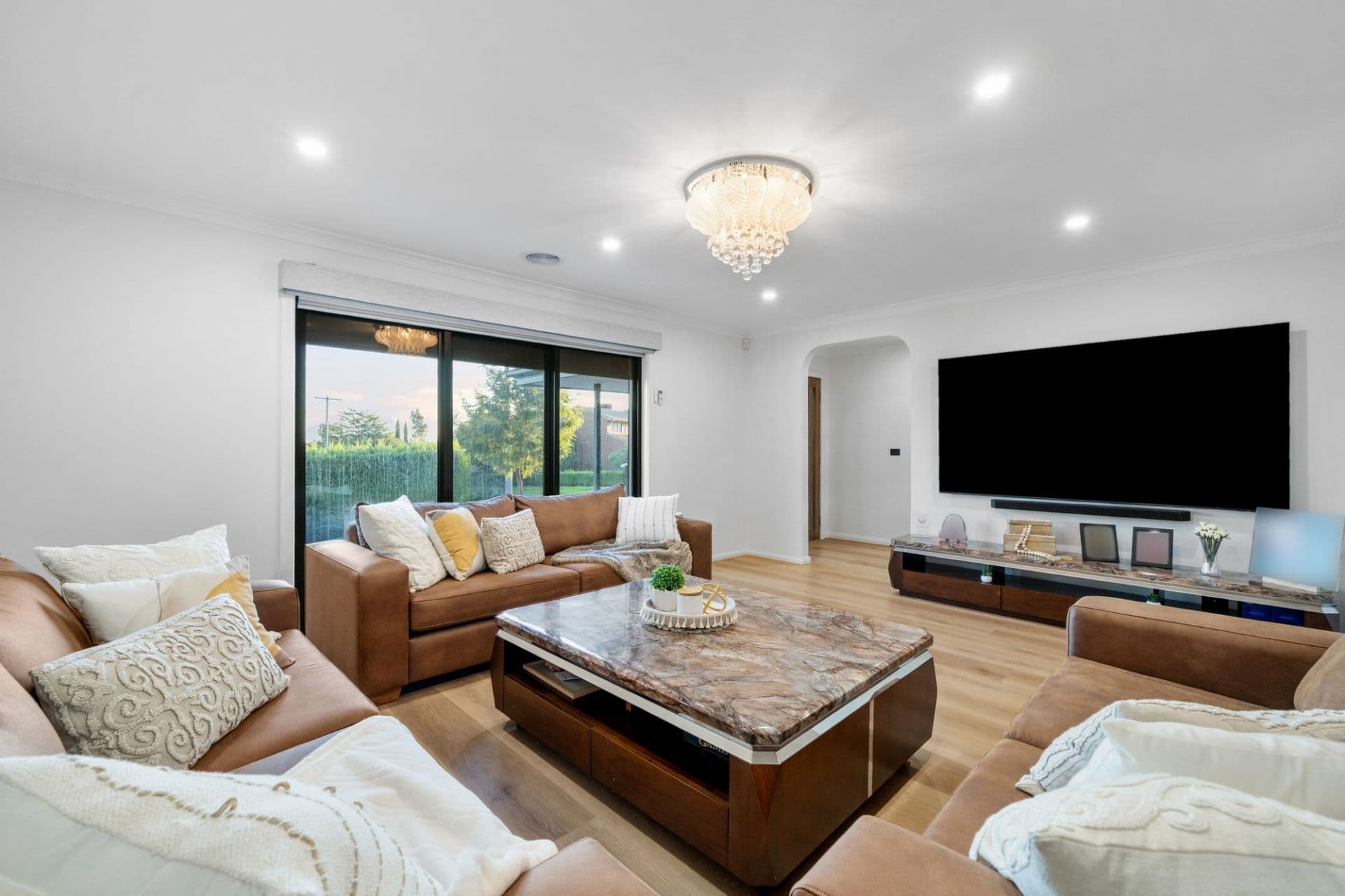 56 Carbeen Drive, Bundoora, Bundoora - Thumbnail 2