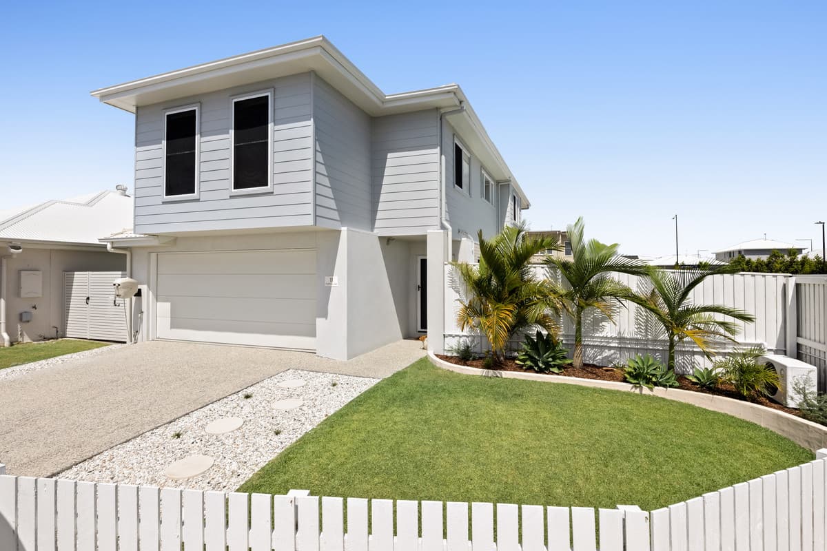 11 Daydream Crescent, Banya - Thumbnail 2