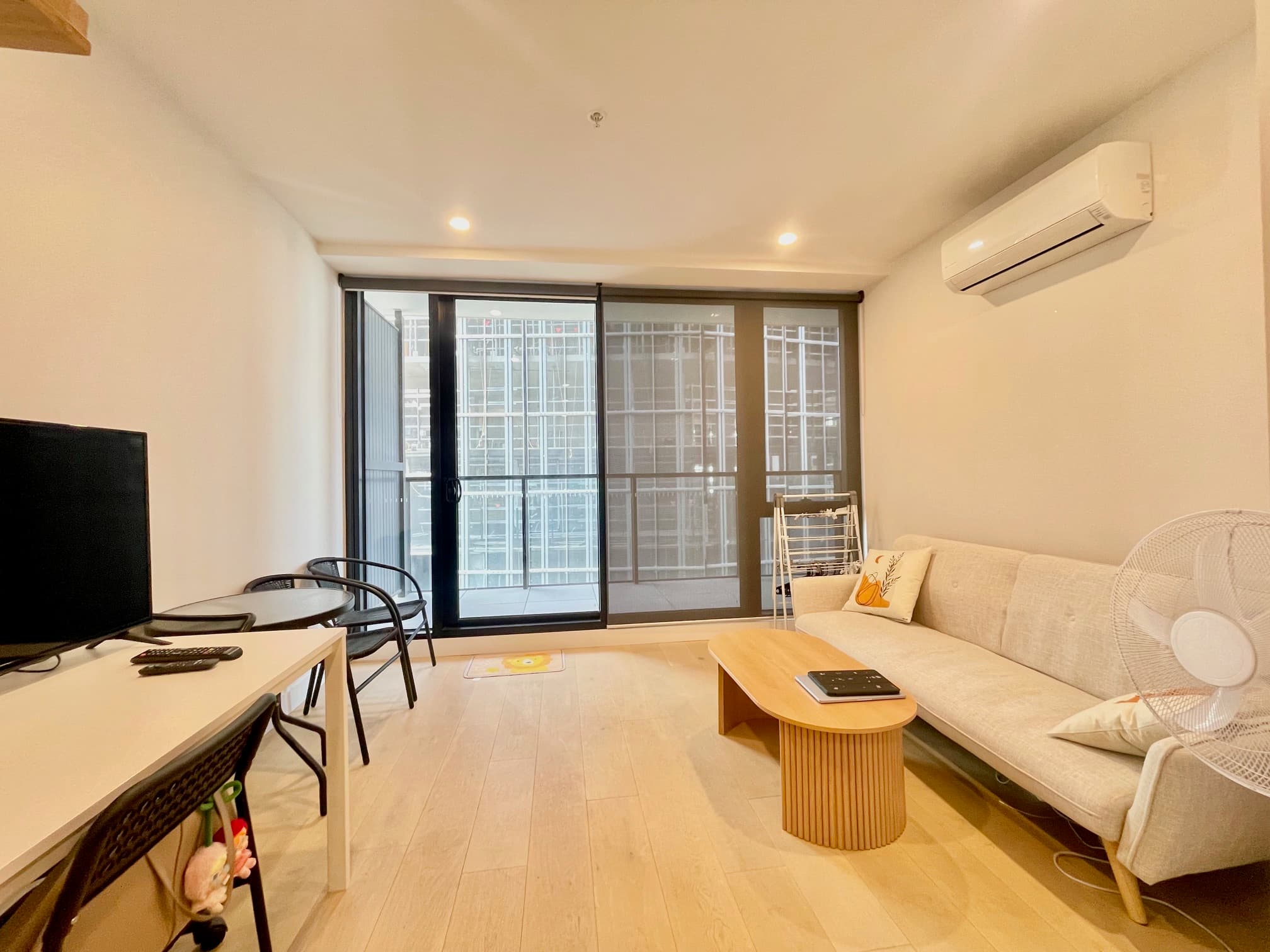 1013/1 Warde street, Footscray VIC 3011, Footscray - Thumbnail 2