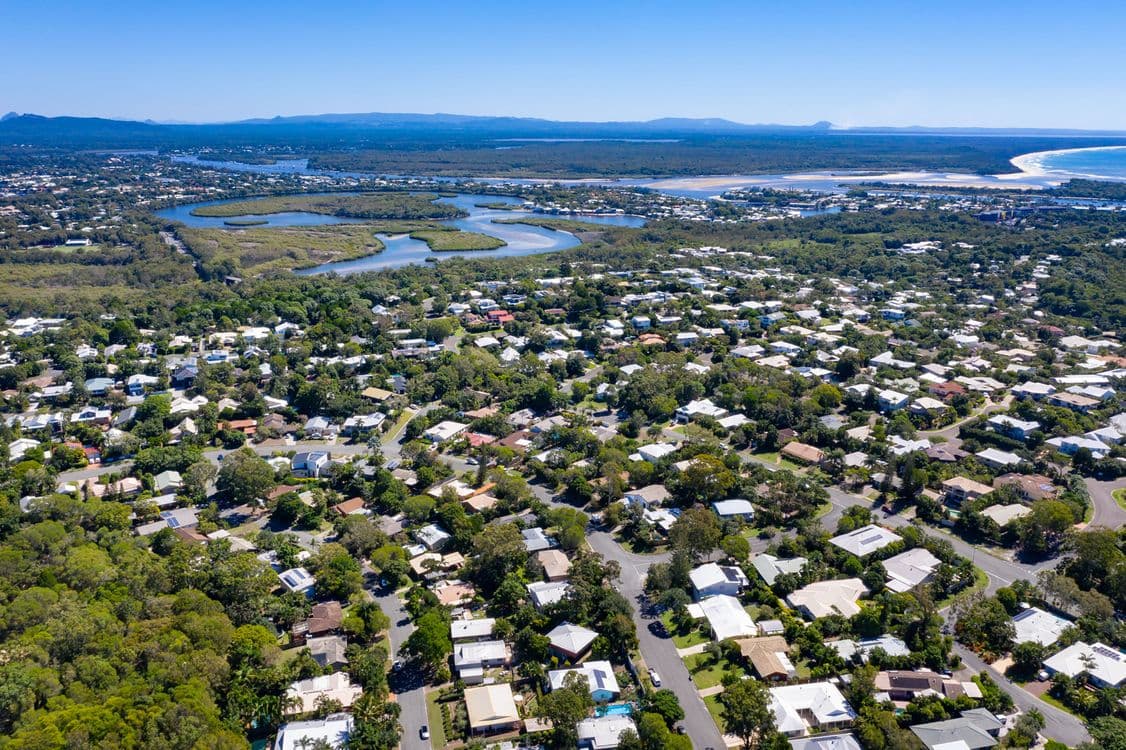 19 Wantima Street, Noosa Heads, Noosa Heads - Thumbnail 2