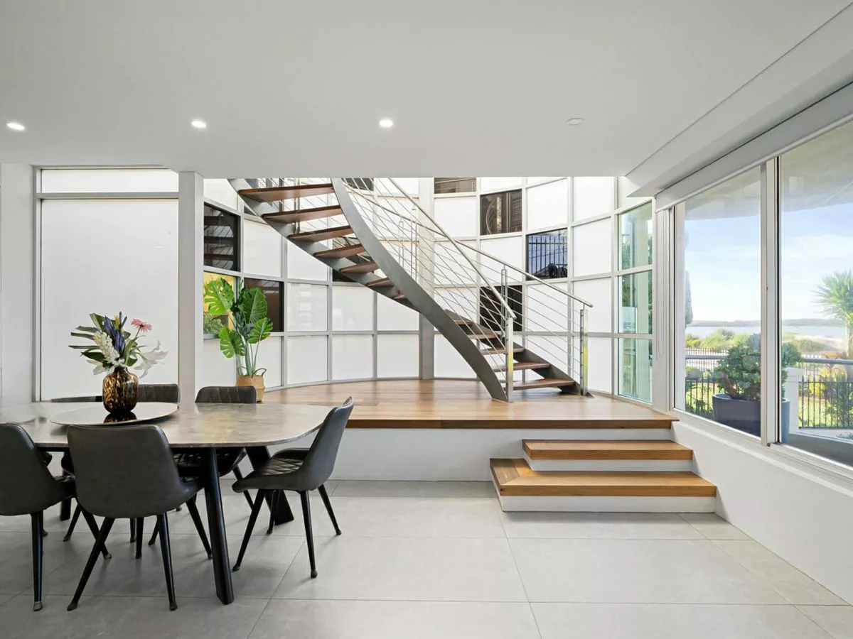 28 Riverside Drive, SANS SOUCI, Sans Souci - Thumbnail 3