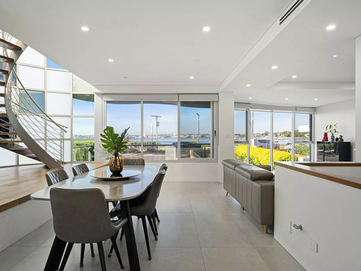 28 Riverside Drive, SANS SOUCI, Sans Souci - Thumbnail 5