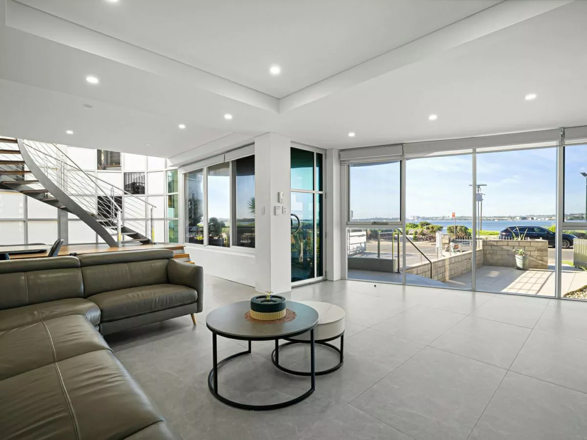 28 Riverside Drive, SANS SOUCI, Sans Souci - Thumbnail 6