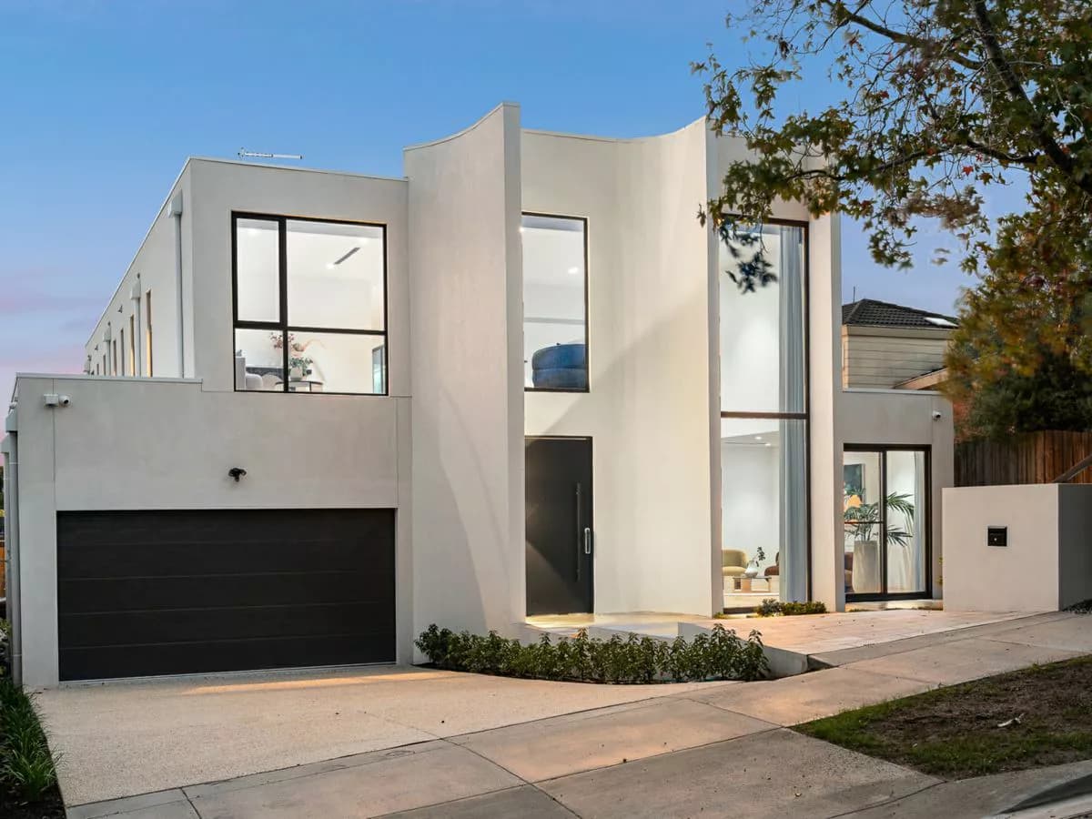 13 Glenview Road, DONCASTER EAST, Doncaster East - Thumbnail 2