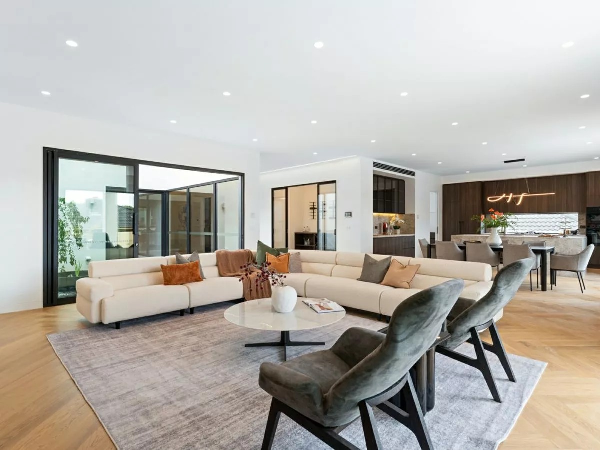 13 Glenview Road, DONCASTER EAST, Doncaster East - Thumbnail 7