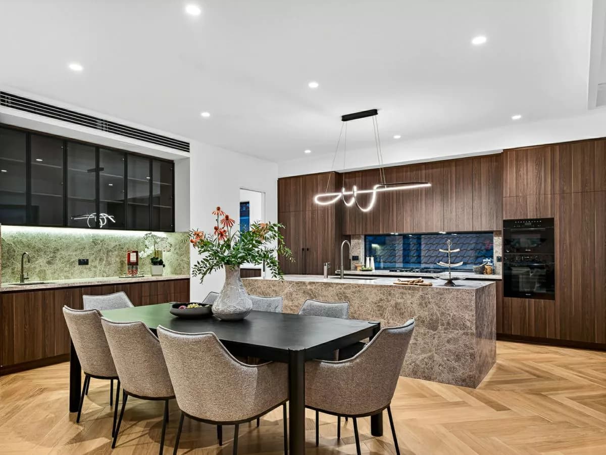 13 Glenview Road, DONCASTER EAST, Doncaster East - Thumbnail 8
