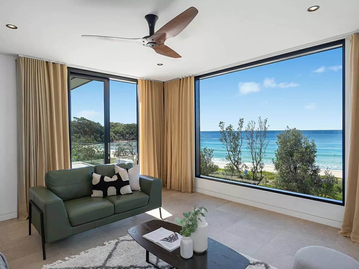 12 Beach Road, MOLLYMOOK BEACH, Mollymook Beach - Thumbnail 2