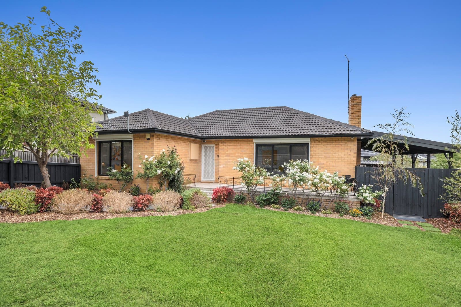 1/5 Stapley Crescent, Chadstone, Chadstone - Image 1