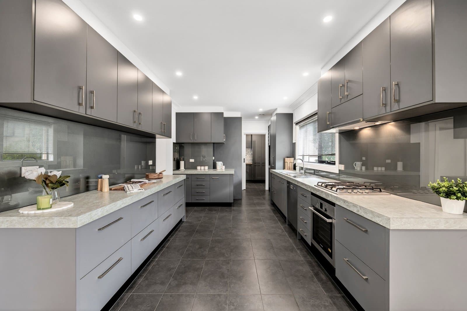 1/5 Stapley Crescent, Chadstone, Chadstone - Thumbnail 4