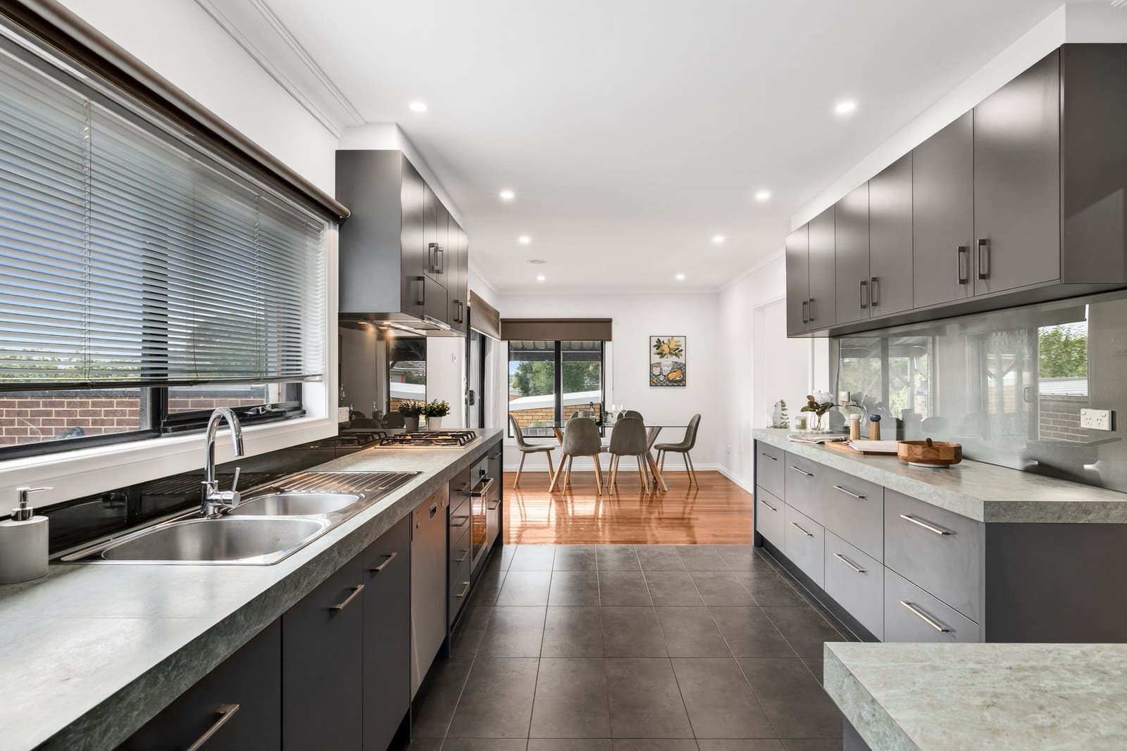 1/5 Stapley Crescent, Chadstone, Chadstone - Thumbnail 5
