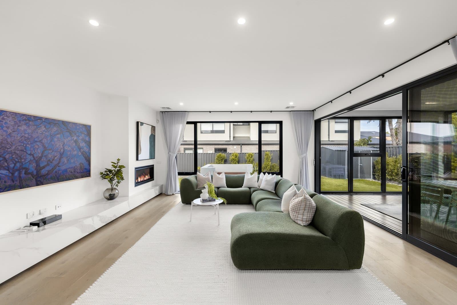 28 Kerrimuir Street, Box Hill North, Box Hill North - Thumbnail 2