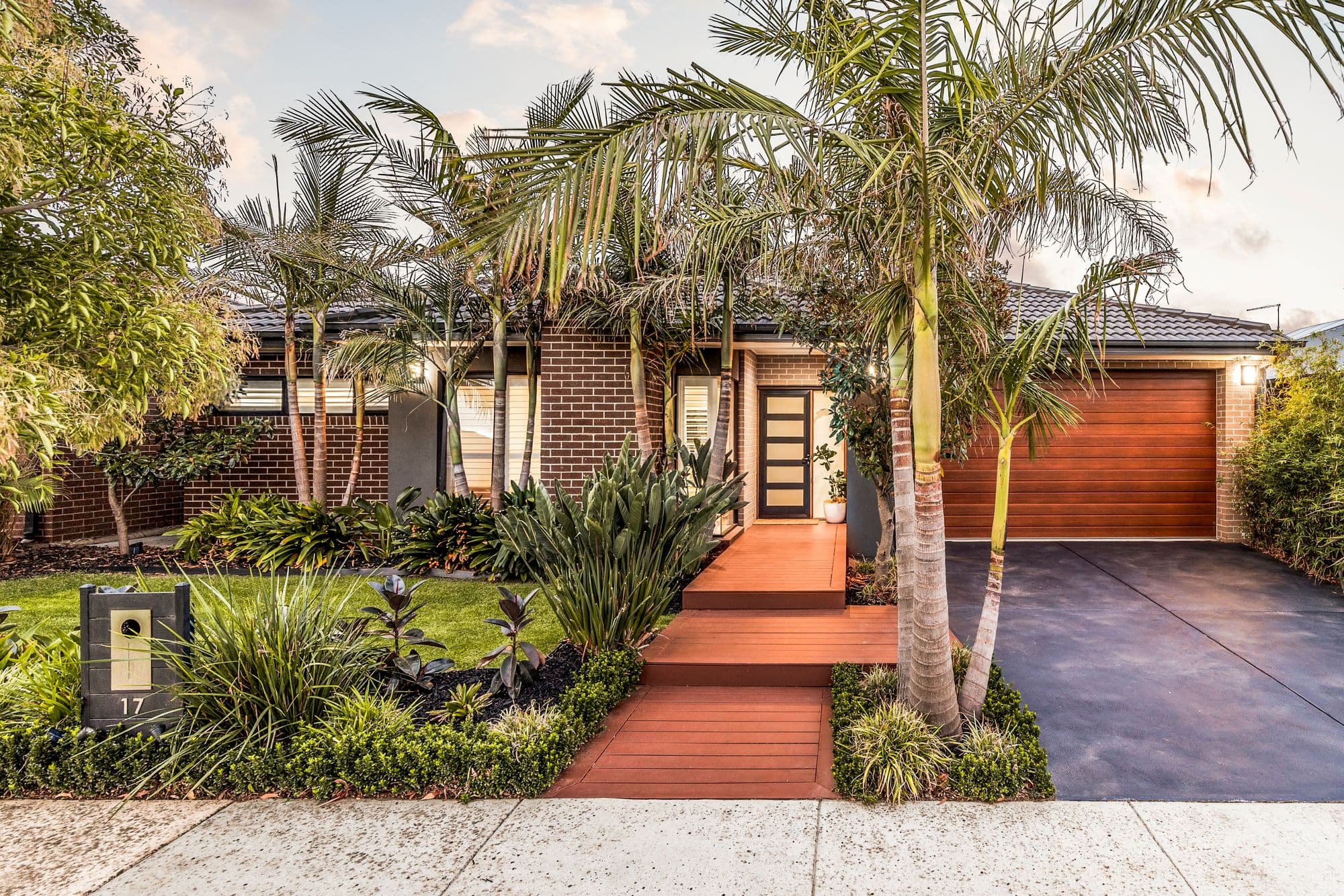 17 Sunshine Avenue,ARMSTRONG CREEK, Armstrong Creek - Image 1