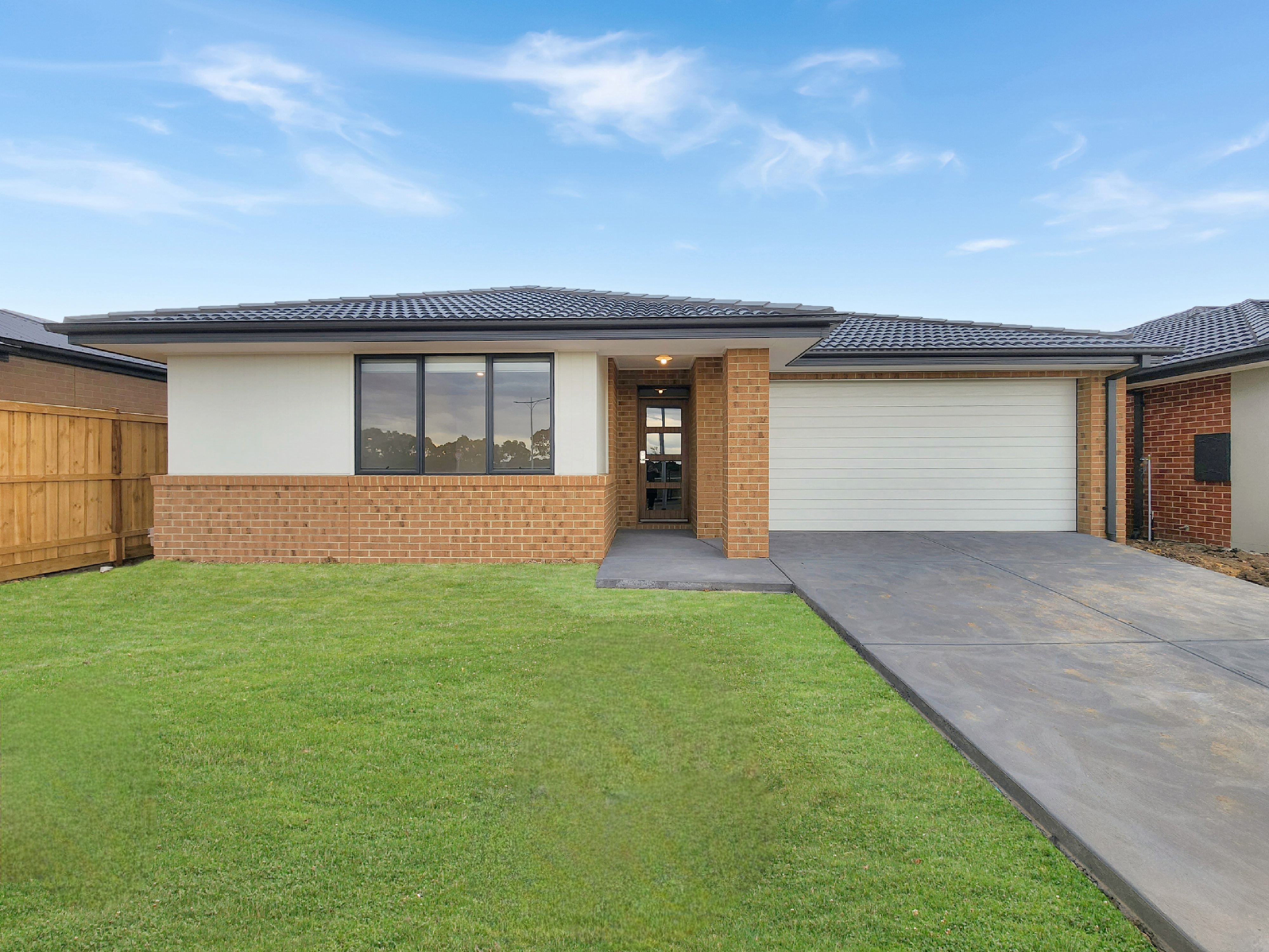24 Yildiz Street,CHARLEMONT, Charlemont - Image 1