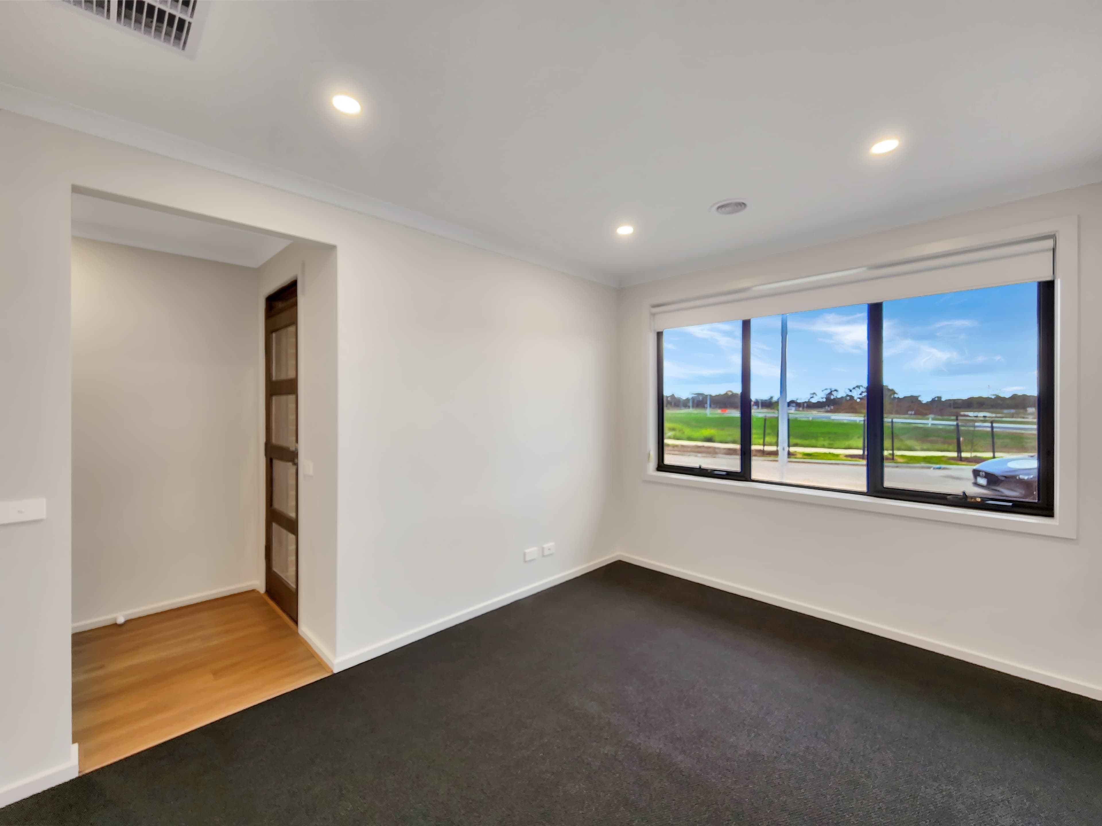 24 Yildiz Street,CHARLEMONT, Charlemont - Thumbnail 2