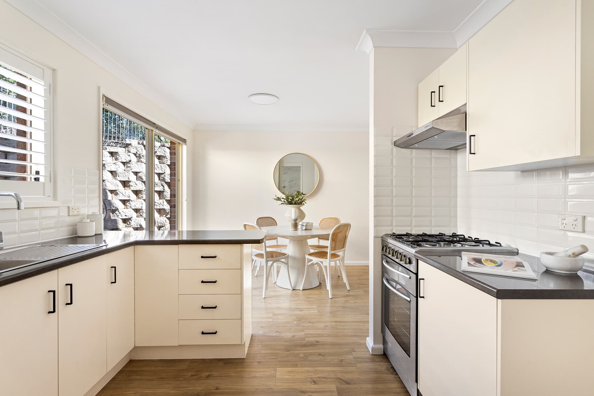 12/6a Milne Crescent, Mount Saint Thomas - Thumbnail 7