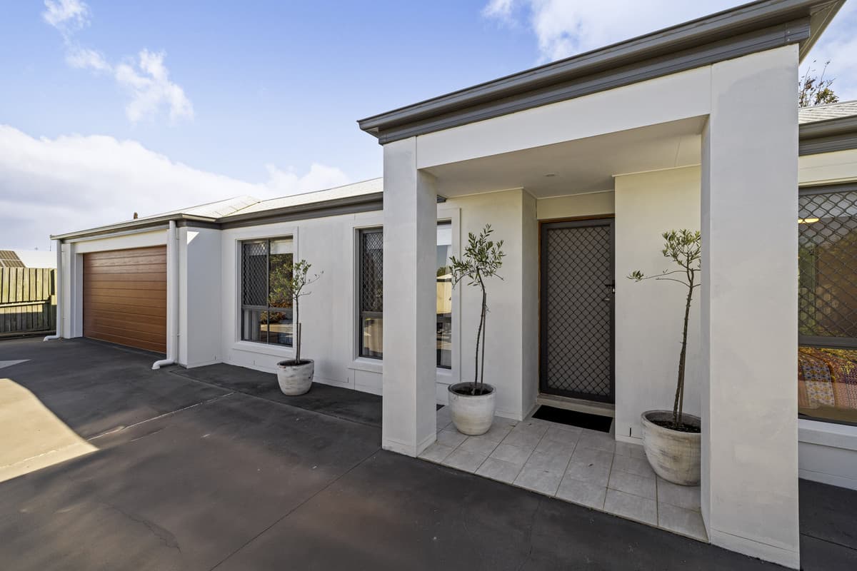 1 / 4 Punter Close, Glenvale QLD 4350, Glenvale - Image 1