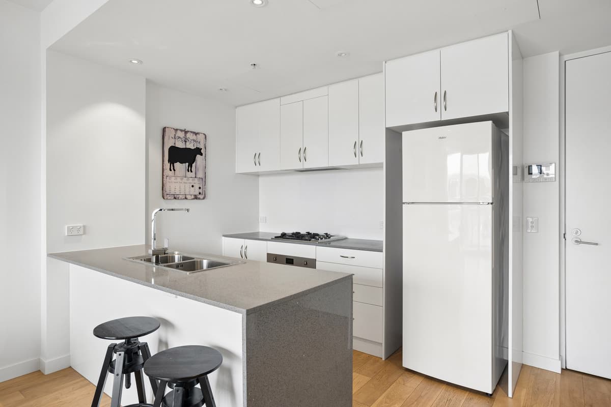 502 / 18 Surflen Street, Adelaide SA 5000, Adelaide - Thumbnail 2
