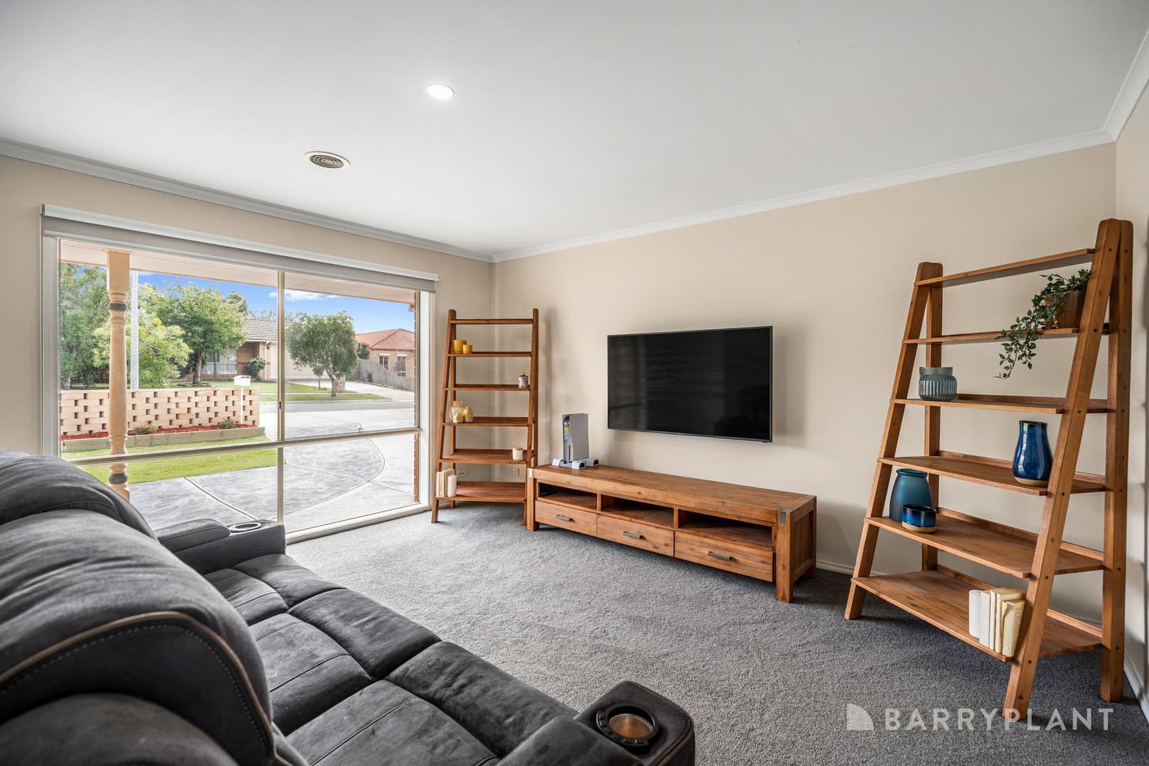 7 Wynen Court, Pakenham, VIC 3810, Pakenham - Thumbnail 2