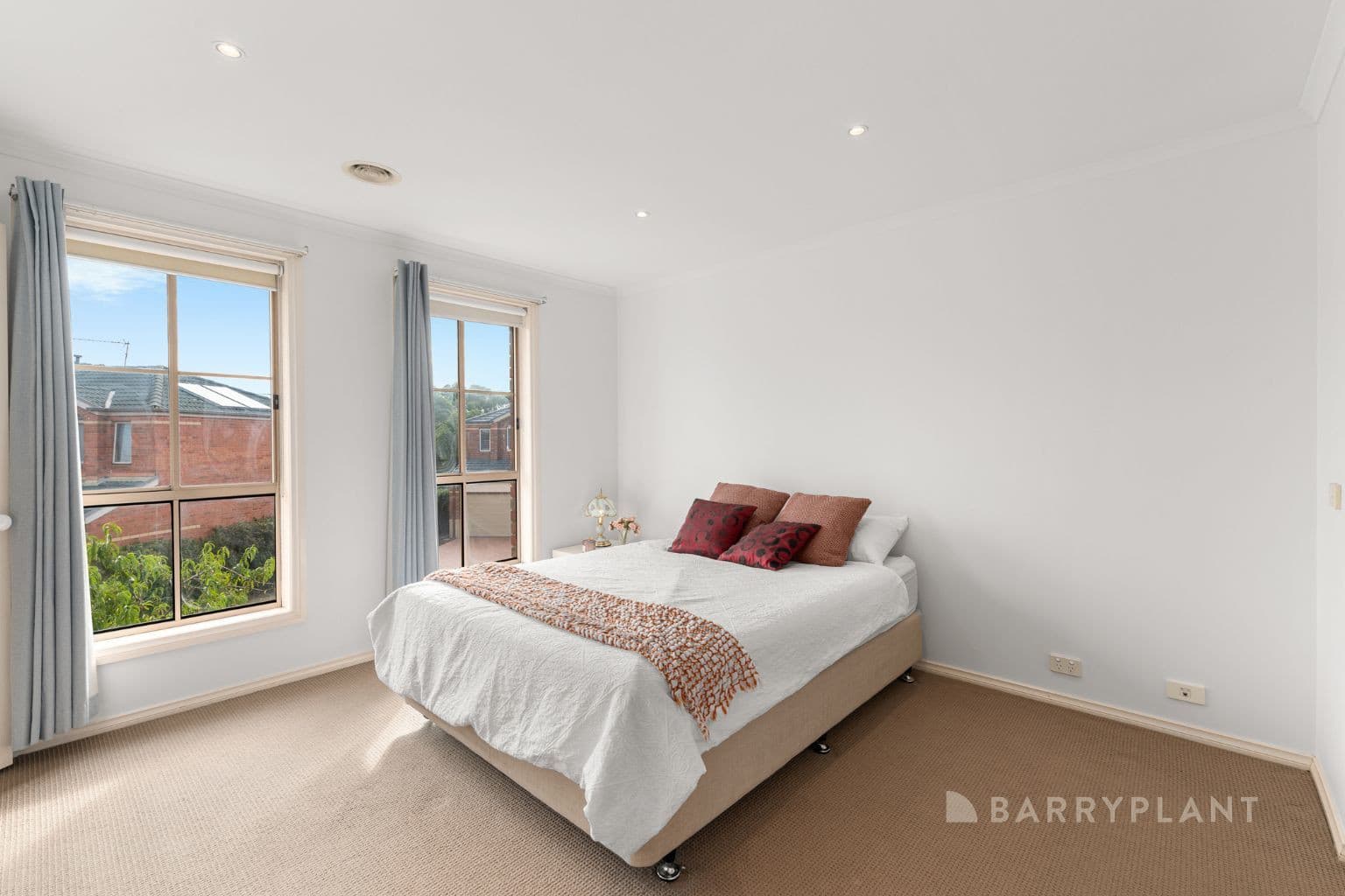 12 Hummingbird Place, South Morang, VIC 3752, South Morang - Thumbnail 8