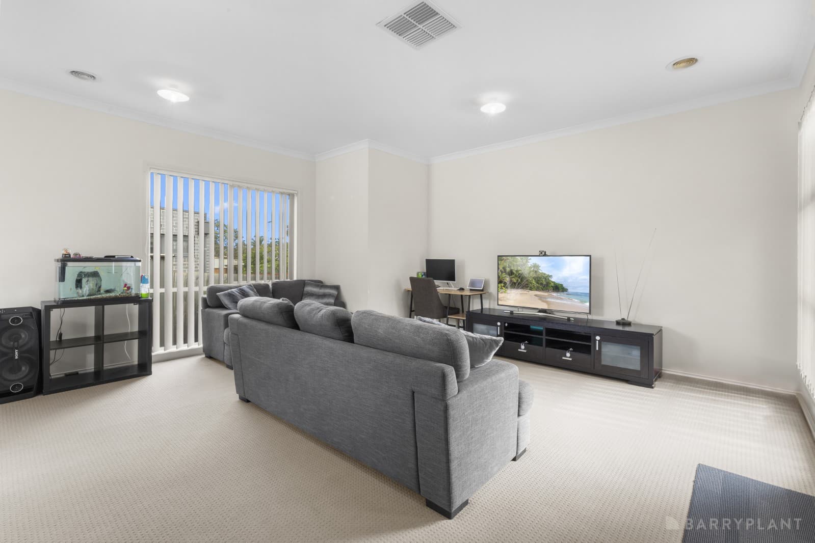 2/65 Oaktree Drive, Hampton Park, VIC 3976, Hampton Park - Thumbnail 2