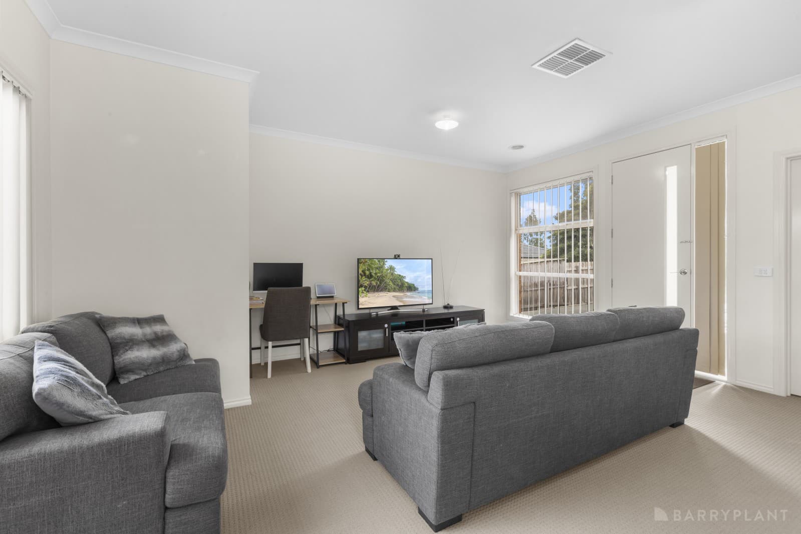 2/65 Oaktree Drive, Hampton Park, VIC 3976, Hampton Park - Thumbnail 3
