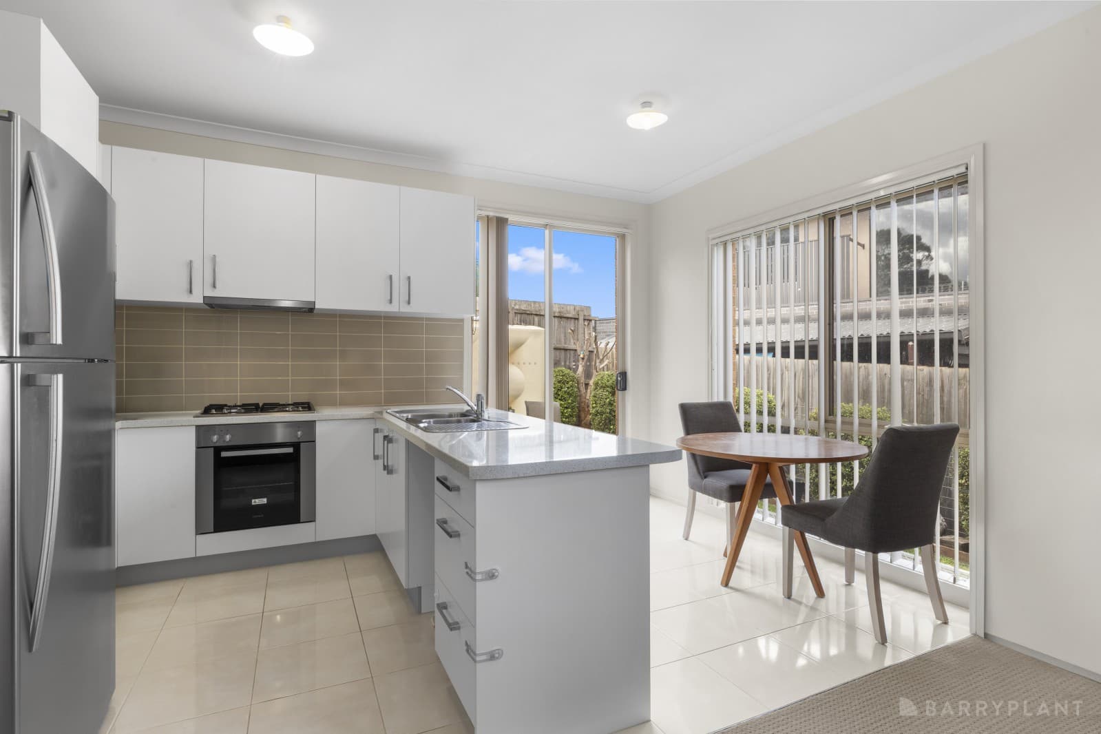 2/65 Oaktree Drive, Hampton Park, VIC 3976, Hampton Park - Thumbnail 4