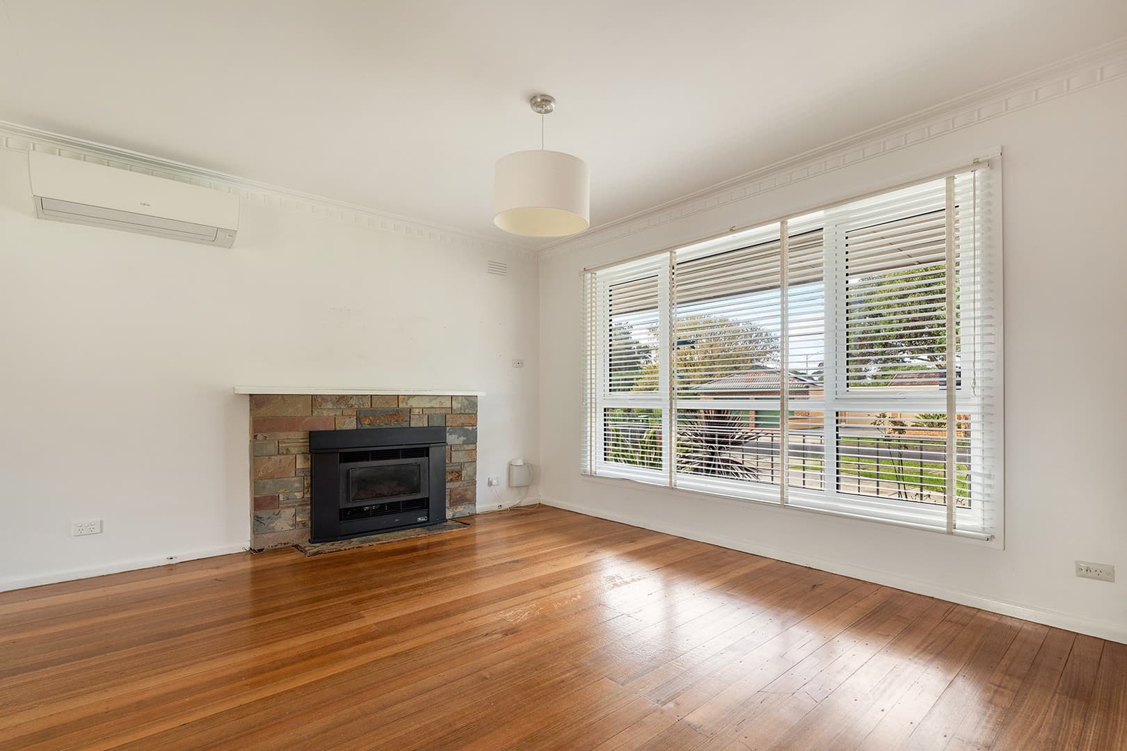 33 Second Avenue, Craigieburn, VIC 3064, Craigieburn - Thumbnail 3