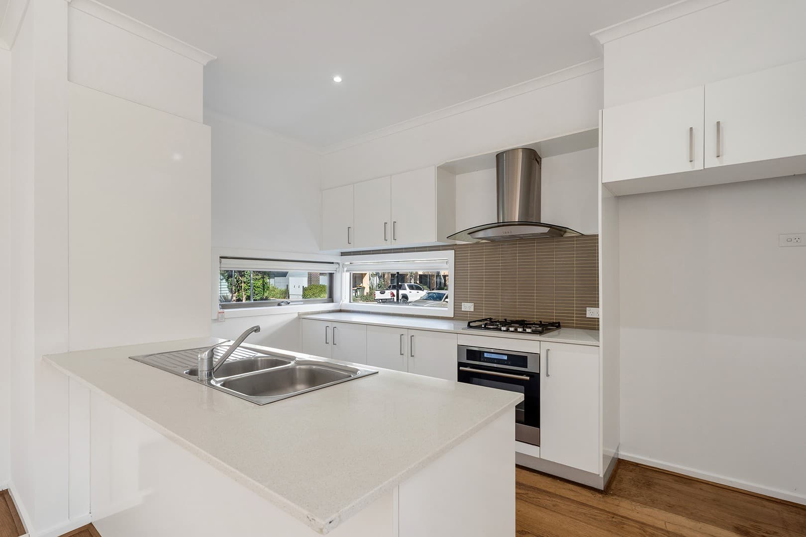 62 Grattan Cove, Craigieburn, VIC 3064, Craigieburn - Thumbnail 2