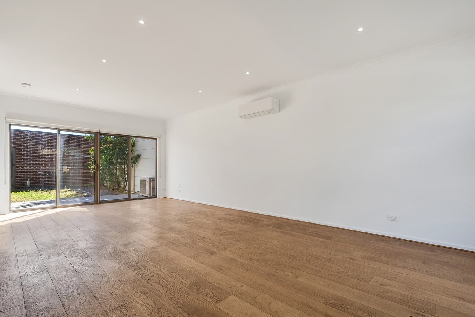62 Grattan Cove, Craigieburn, VIC 3064, Craigieburn - Thumbnail 4