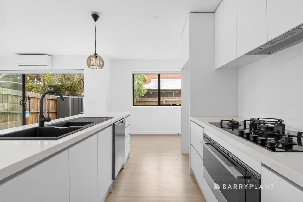 1/1 Old Plenty Road, South Morang, VIC 3752, South Morang - Thumbnail 2