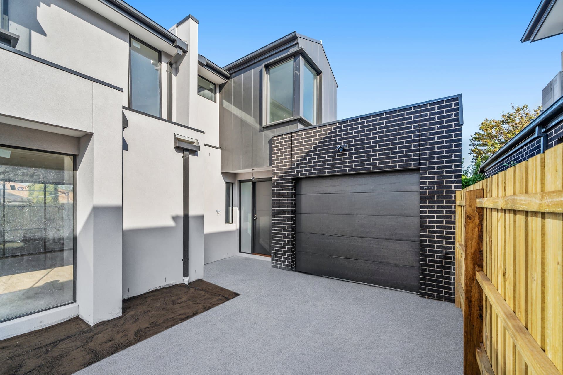 4/9 Baird Street, Maidstone - Image 1