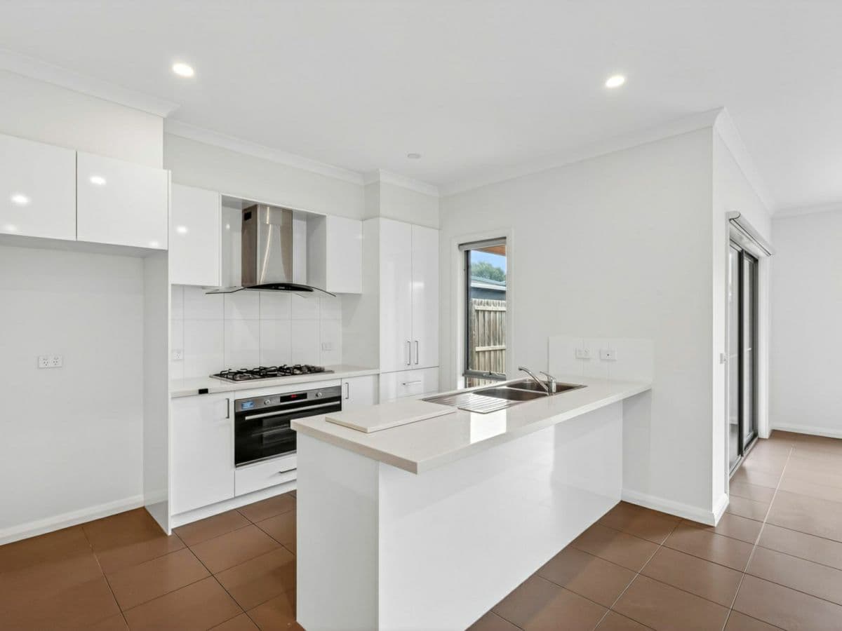 49 Killarney Avenue, GROVEDALE, Grovedale - Thumbnail 4
