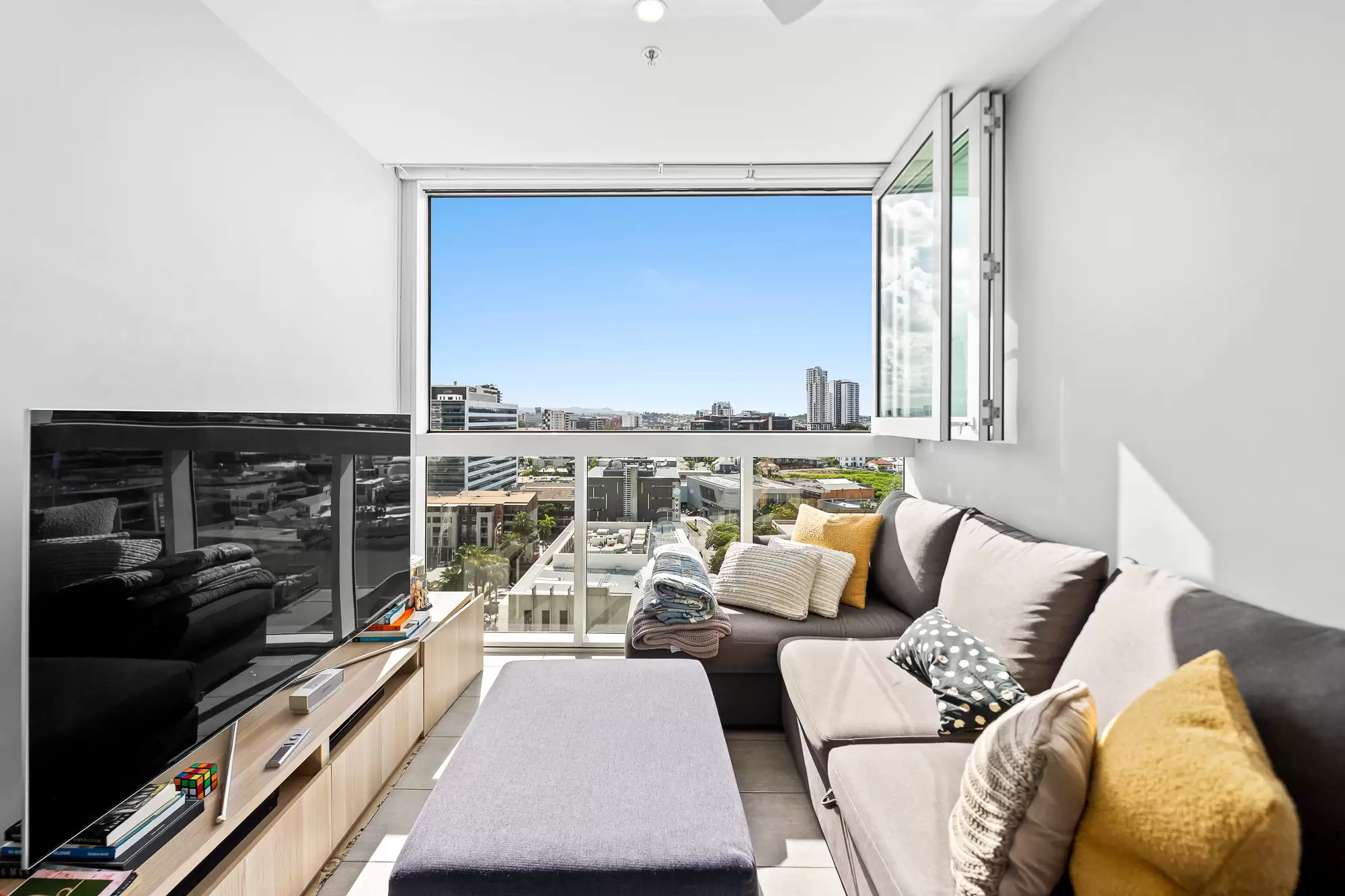 1401/977 Ann Street, Fortitude Valley, Fortitude Valley - Thumbnail 3