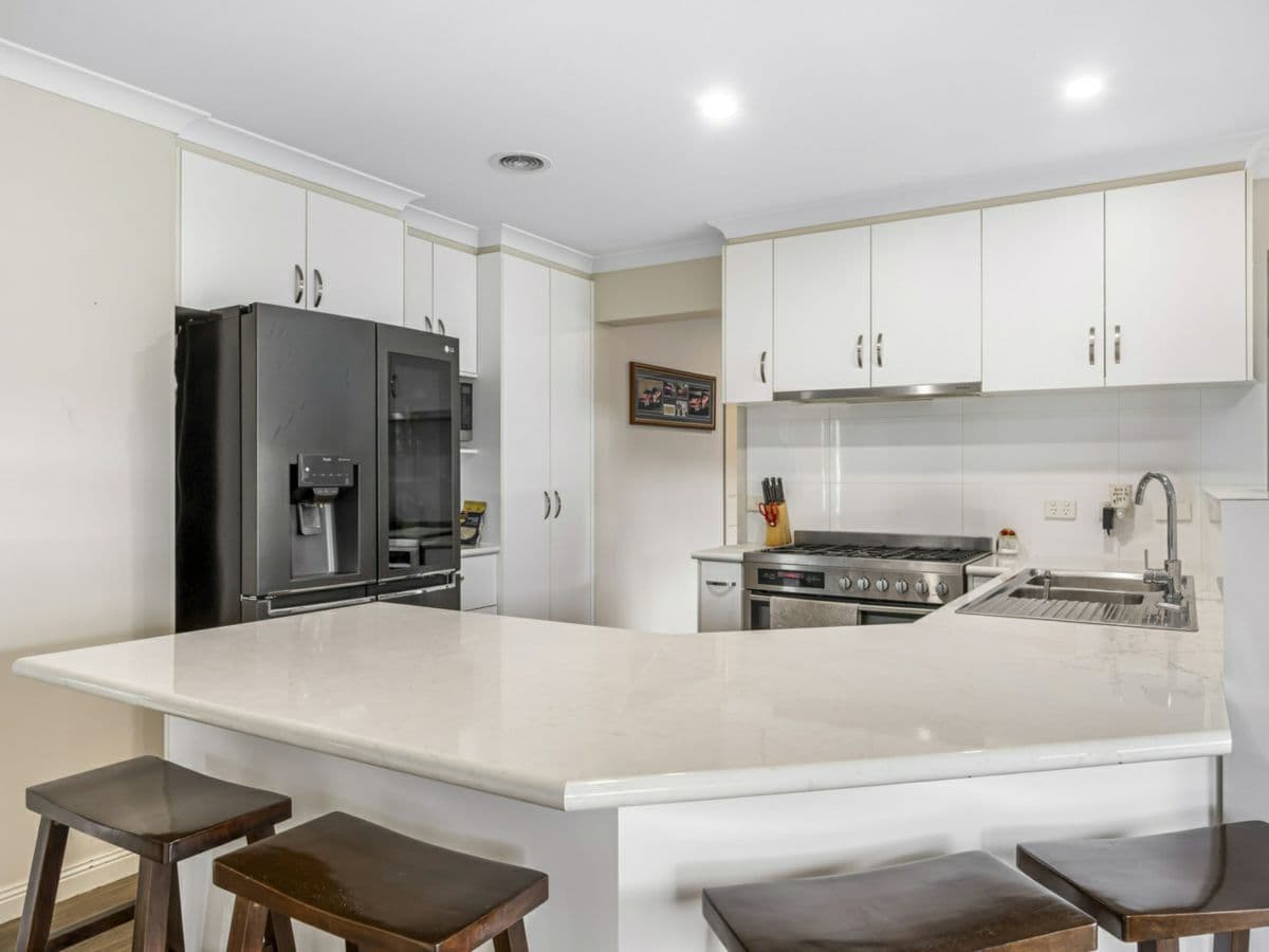 12 Westcliffe Crescent, SEBASTOPOL, Sebastopol - Thumbnail 6