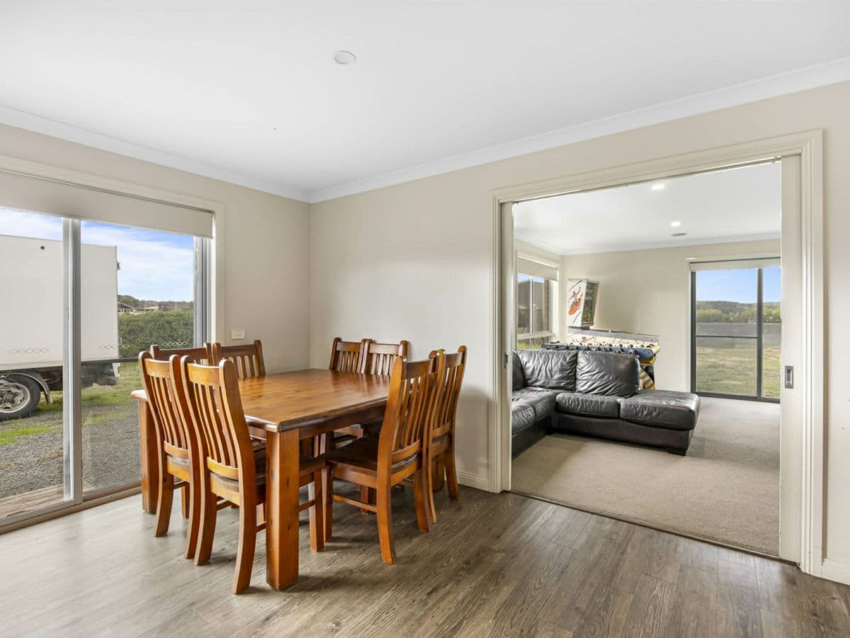 12 Westcliffe Crescent, SEBASTOPOL, Sebastopol - Thumbnail 7