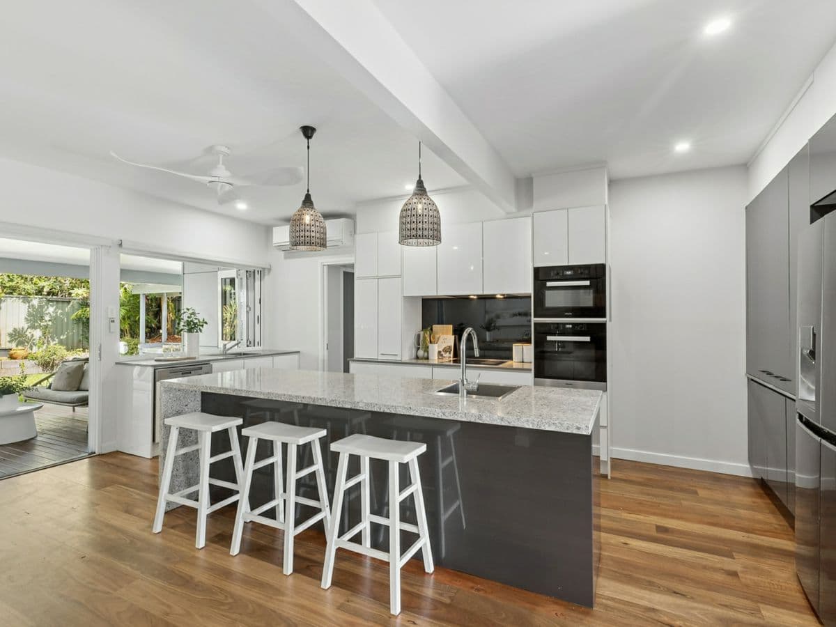 34 Patrick Crescent, SARATOGA, Saratoga - Thumbnail 2