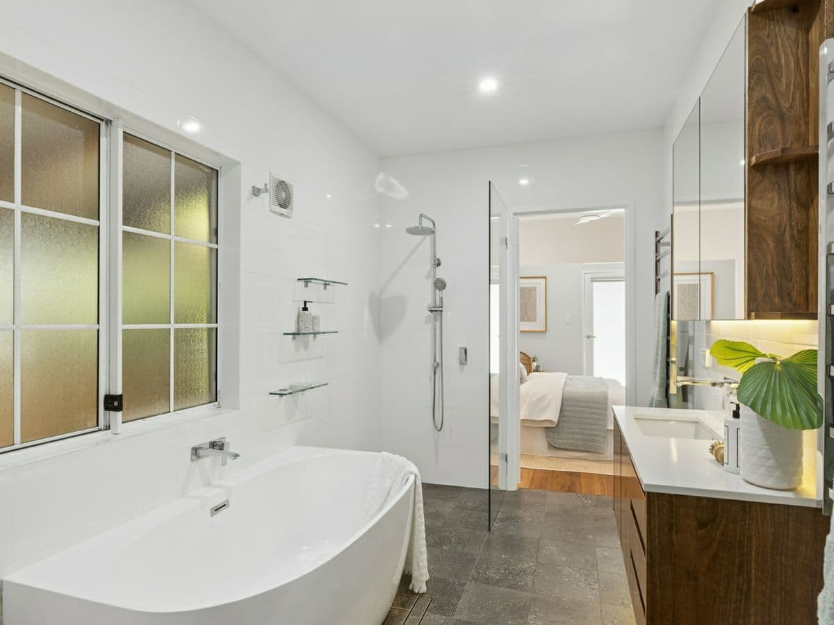 34 Patrick Crescent, SARATOGA, Saratoga - Thumbnail 6