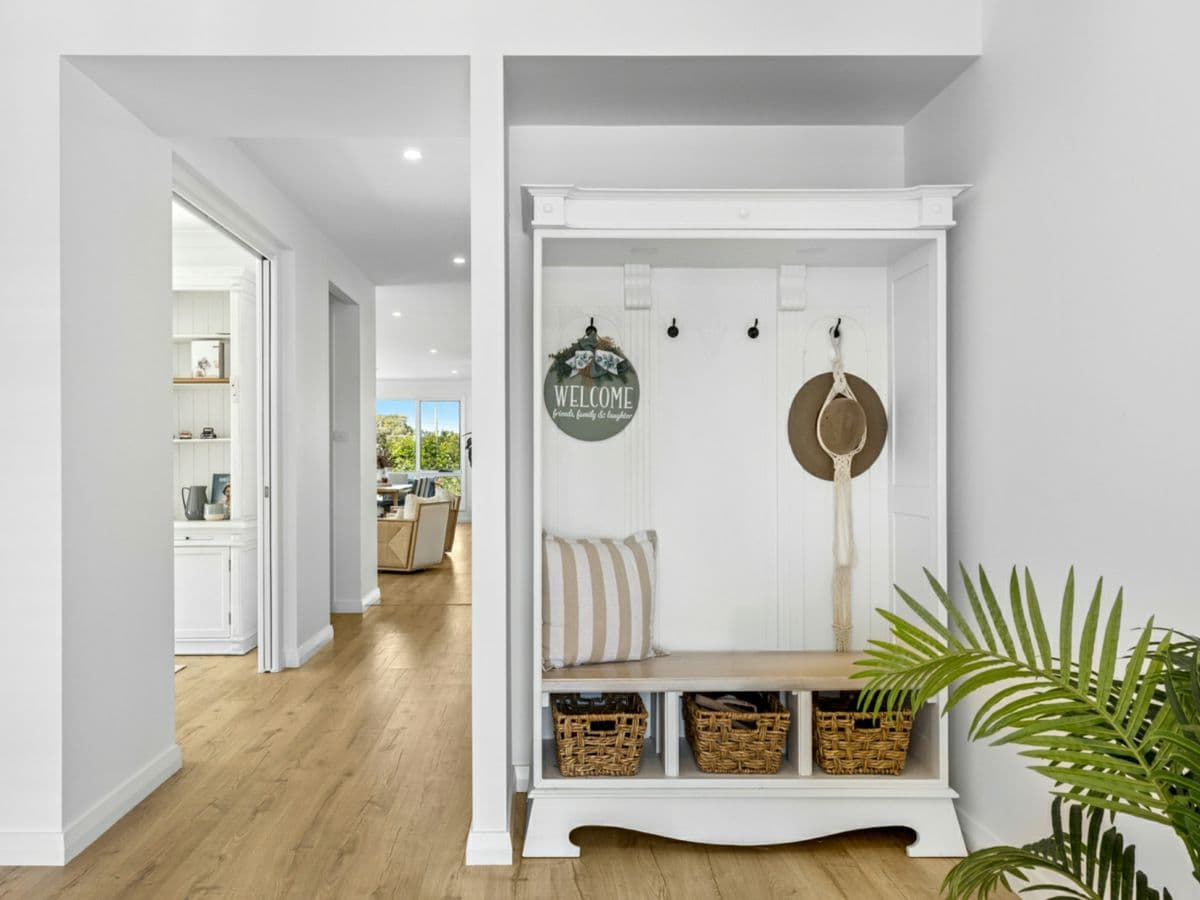10 Farrar Road, KILLARNEY VALE, Killarney Vale - Thumbnail 2