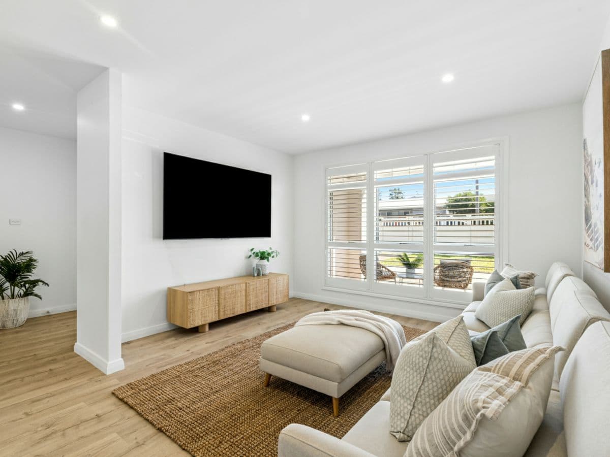 10 Farrar Road, KILLARNEY VALE, Killarney Vale - Thumbnail 3