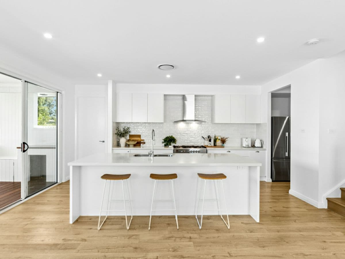 10 Farrar Road, KILLARNEY VALE, Killarney Vale - Thumbnail 6