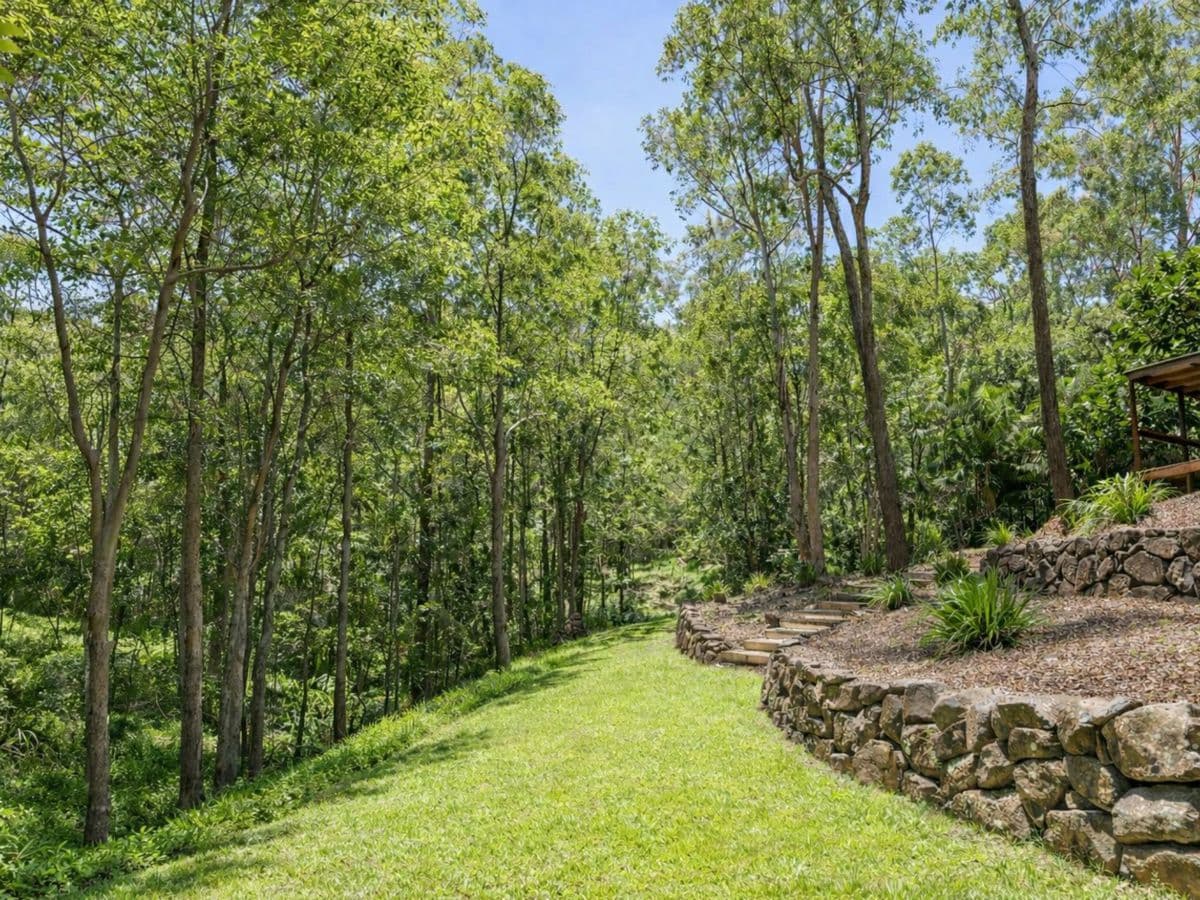 63 Simpsons Road, ELANORA, Elanora - Thumbnail 3