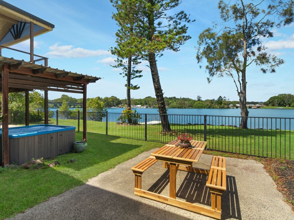4 Wyuna Road, TWEED HEADS WEST, Tweed Heads West - Thumbnail 2