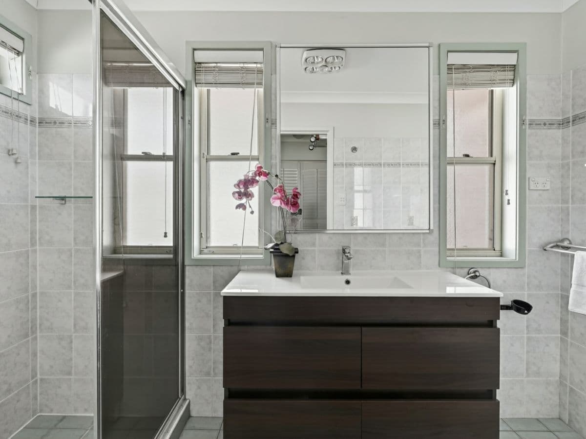 83 Joseph Banks Drive, KINGS LANGLEY, Kings Langley - Thumbnail 8