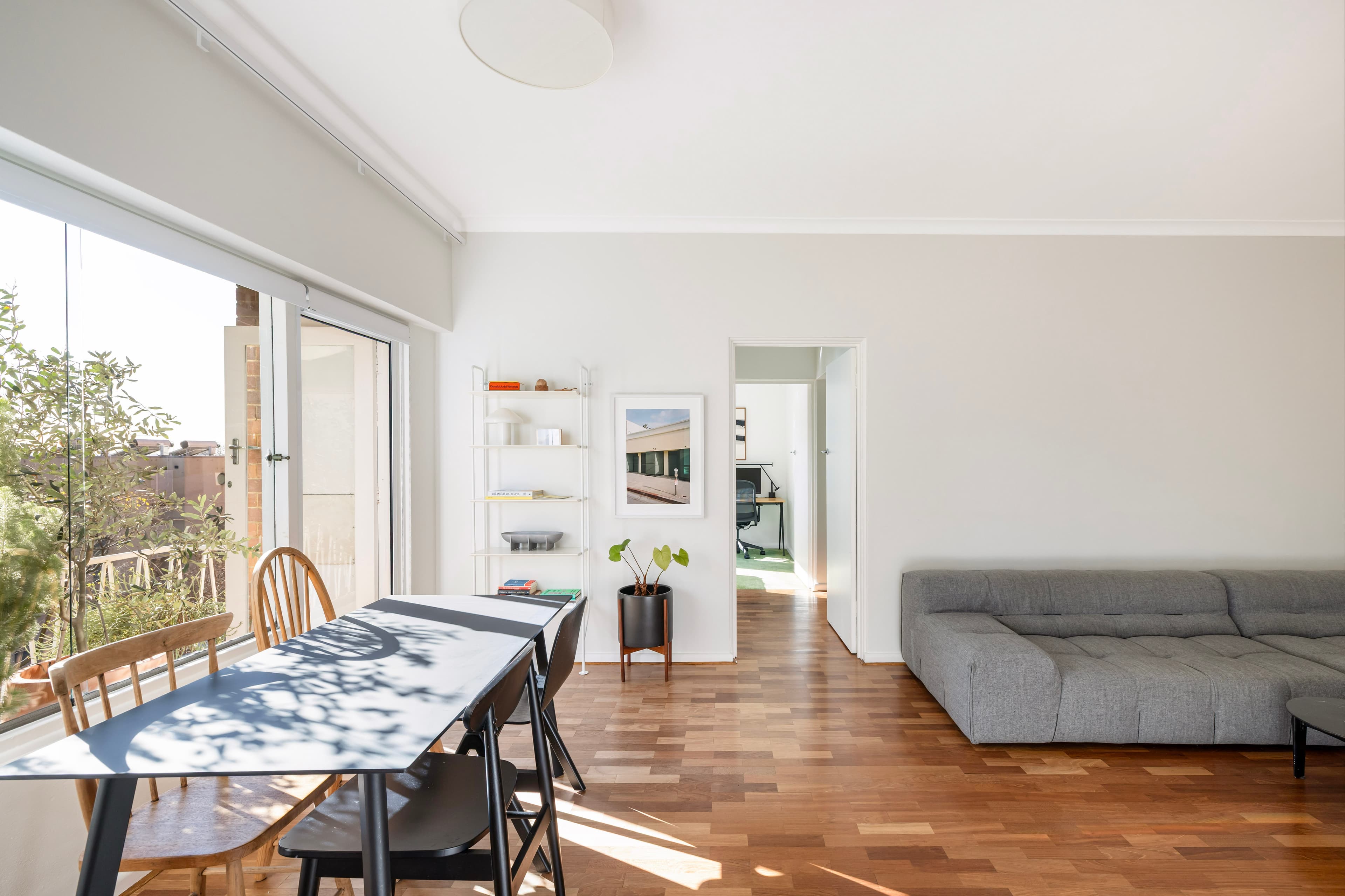 310/6A Birtley Place, Elizabeth Bay - Thumbnail 3