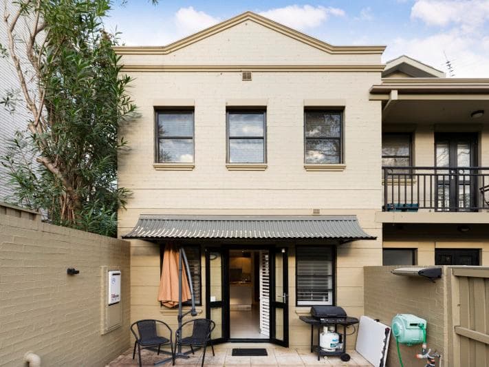 6/4 Walsh Avenue, Glebe - Image 1