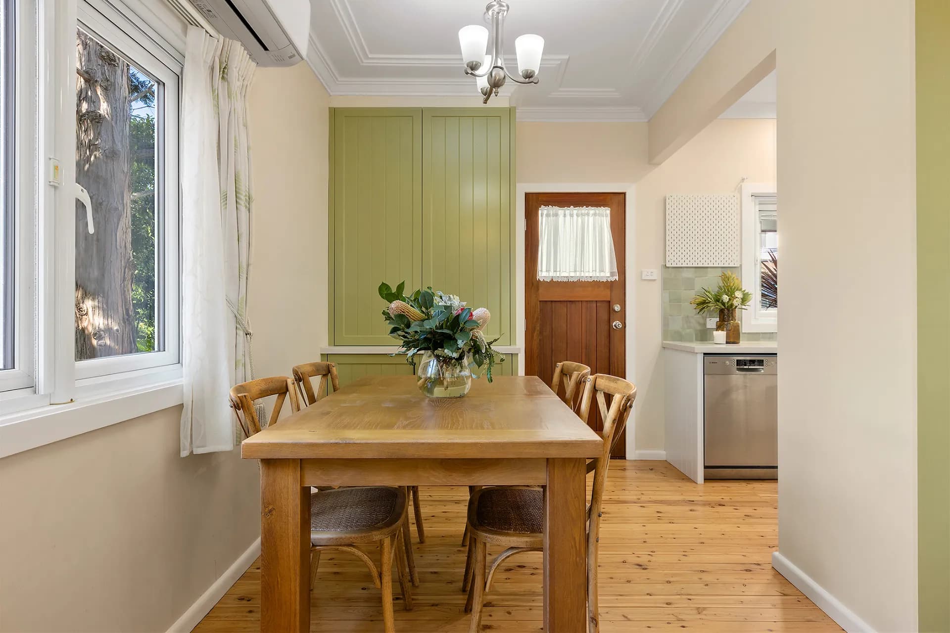 10 Sylvania Avenue, Springwood - Thumbnail 4
