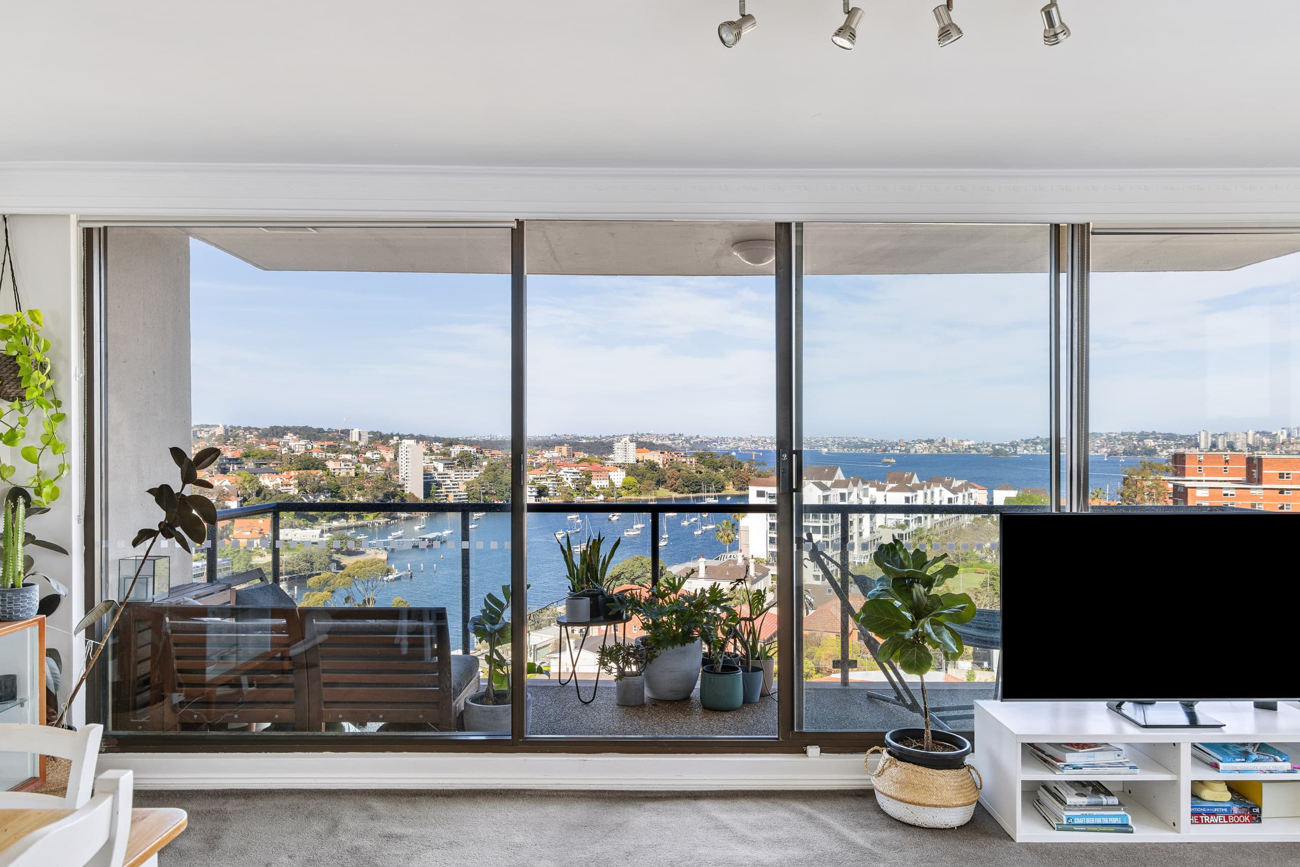 7B/50 Whaling Road, North Sydney - Thumbnail 2