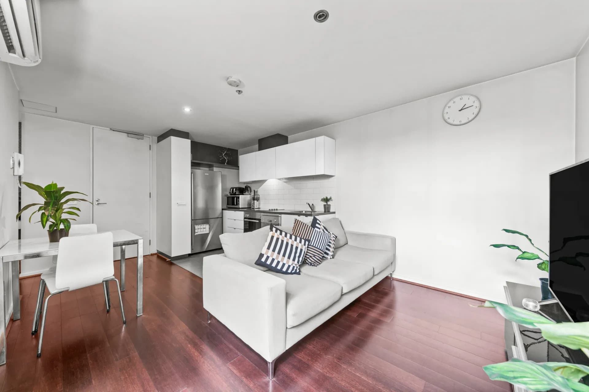 104/233 Dandenong Road, Prahran - Thumbnail 2