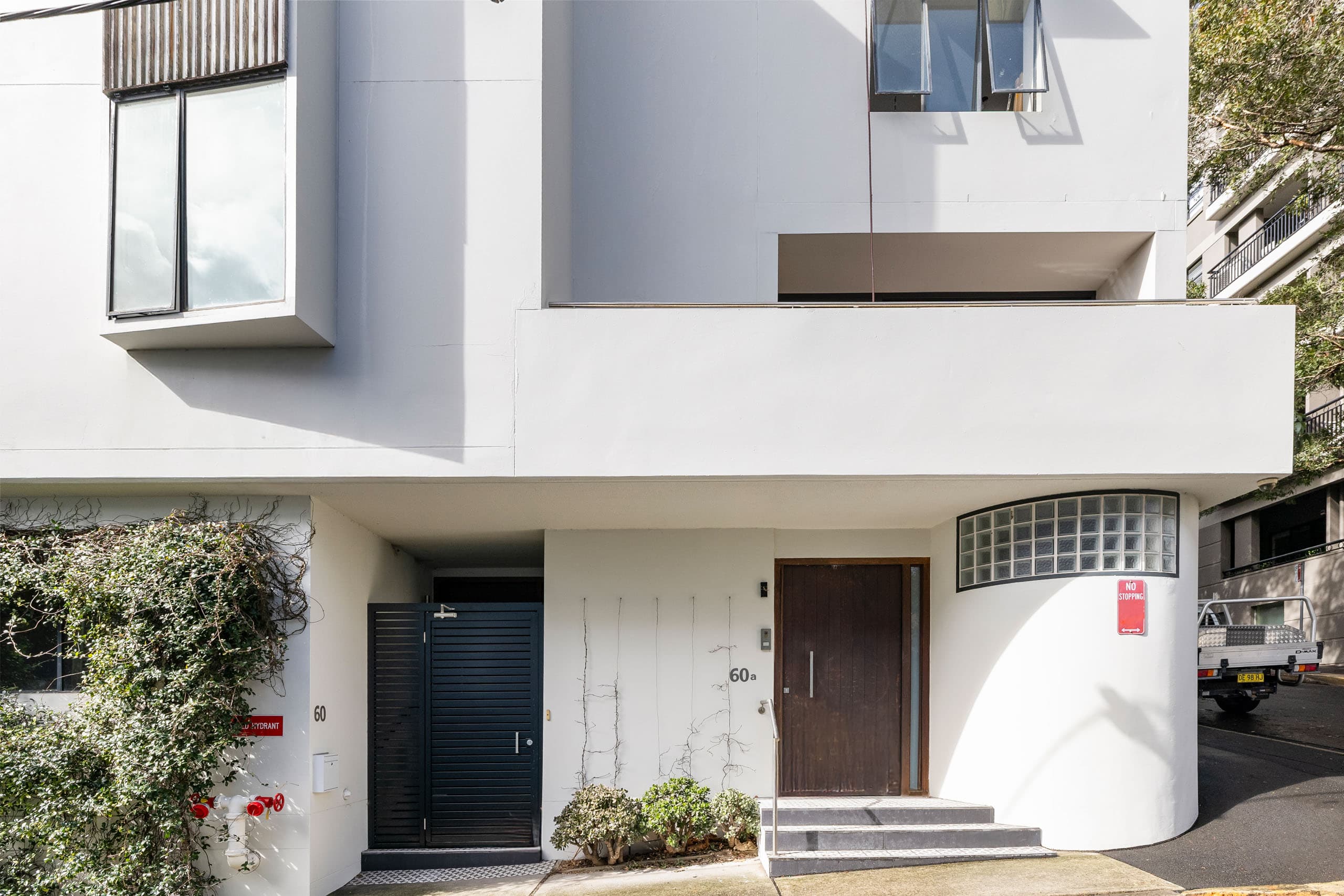 60 Little Riley Street, Surry Hills - Thumbnail 2